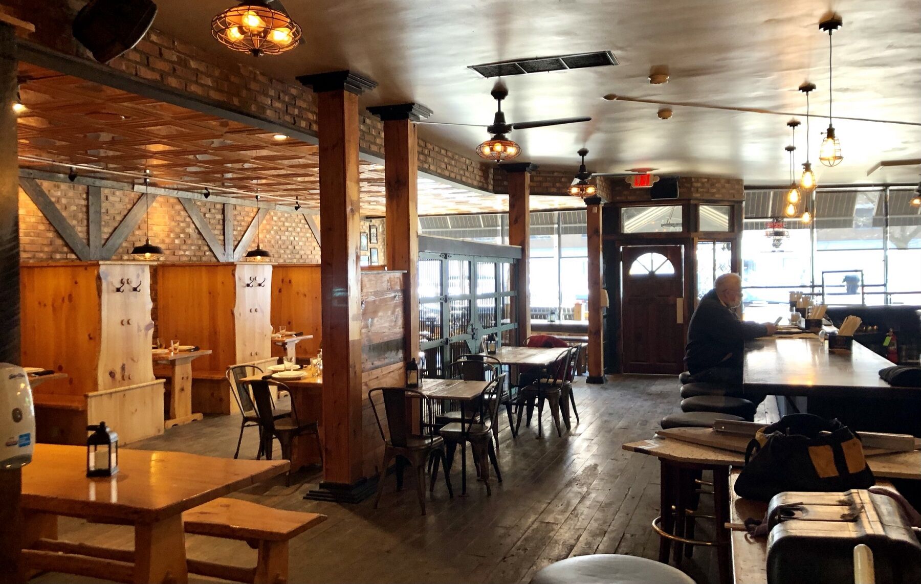 Mike & Pops Bistro & Tavern Kenmore
